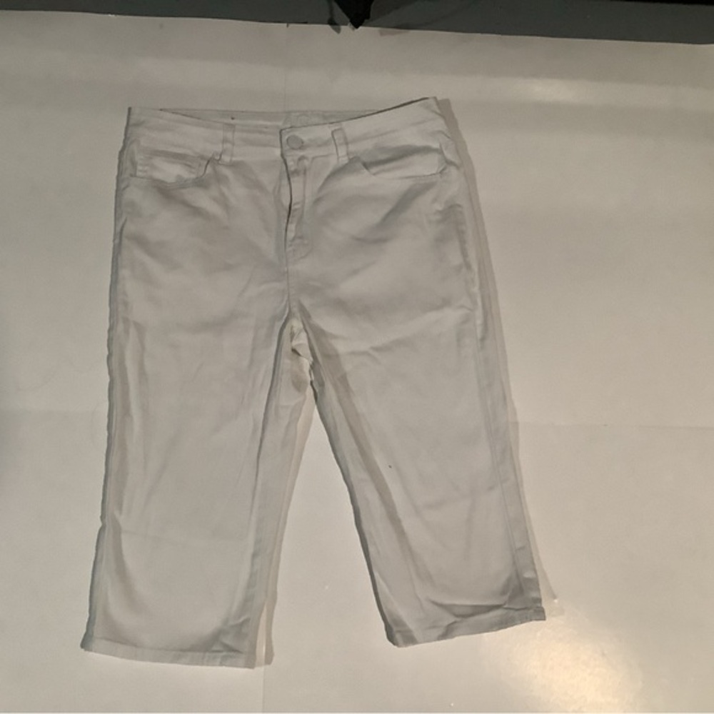 AQS White Cropped Ankle Jeans